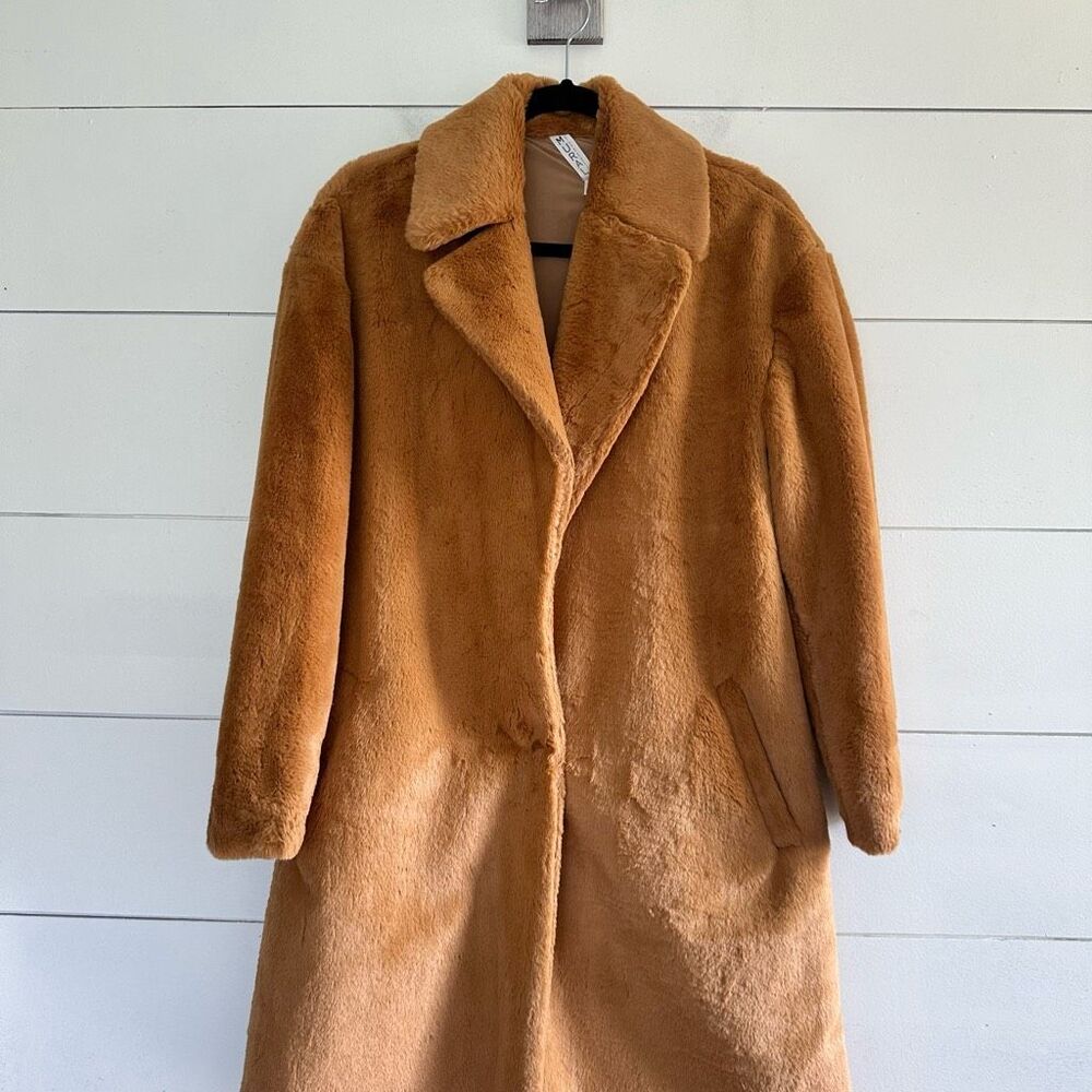 Mural Women’s Small Faux Fur Coat